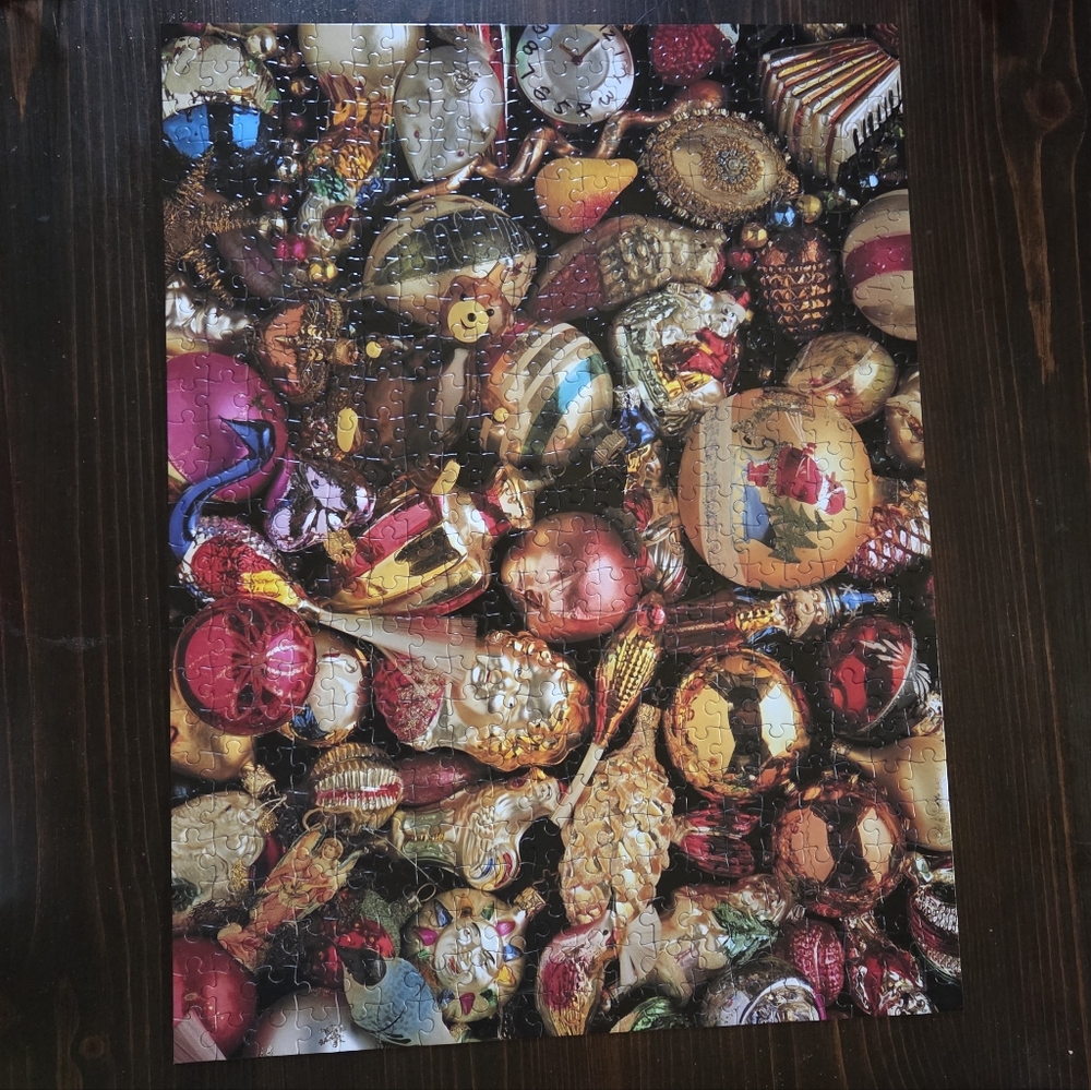 Scholastic ISpy Christmas Puzzle - Picture 2 of 3